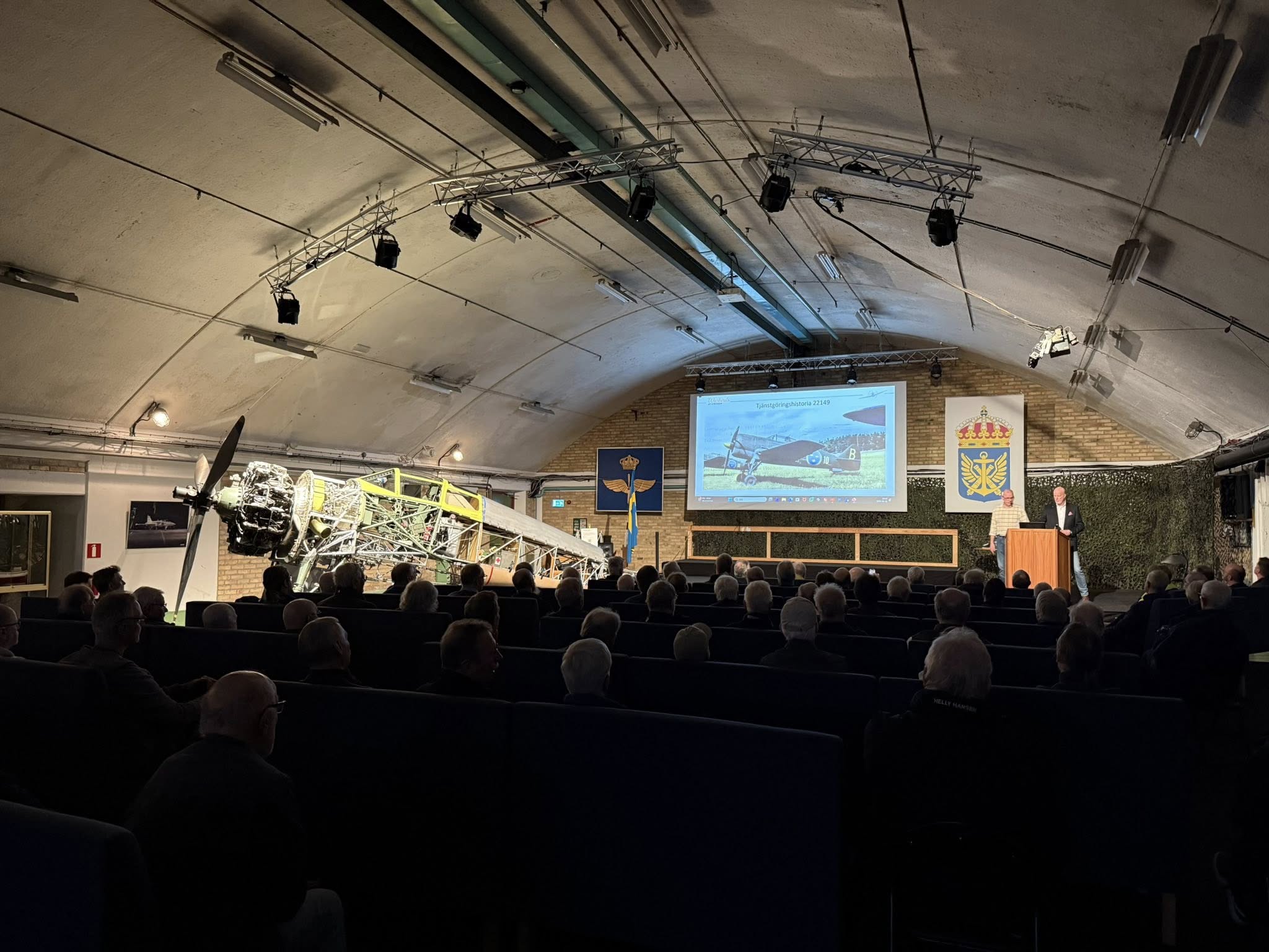 FULLSATT KVÄLL OM J 22 PÅ AEROSEUM